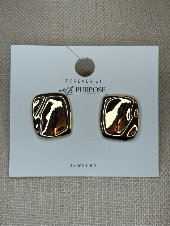 Forever 21 Jewelry - Forever 21 Brown and Gold Tone Square Wave Stud Earrings